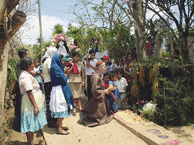 Las Posadas, Guatemala par les Apôtres de l'Amour Infini