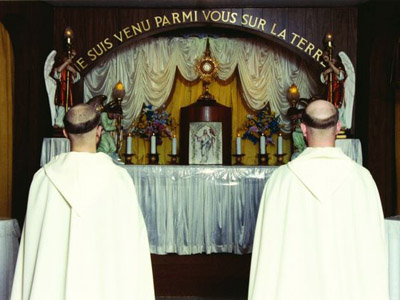 La perpetua adoración por los Apóstoles del Amor Infinito, Wieczysta adoracja przez Apostołów Nieskończonej Miłości