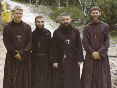 Père Jean-Grégoire et missionnaires Apôtres de l'Amour Infini