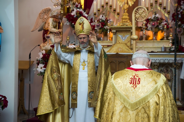 La consacrazione episcopale eseguita da Padre Mathurin della Madre di Dio, Епископское освящение отцом Матурином Богородицы