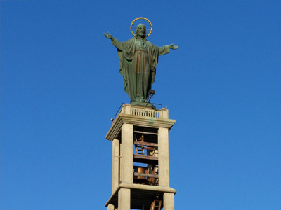 La più grande statua del Sacro Cuore del Canada, Самая большая в Канаде статуя "Священное сердце"