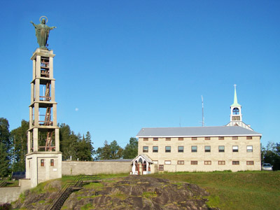 Belfry of the Sacred Heart at the Monastery of the Magnificat, Glockenturm des Heiligsten Herzens im Kloster des Magnificat