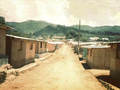 Maisons reconstruites par les Apôtres de l'Amour Infini au Guatemala