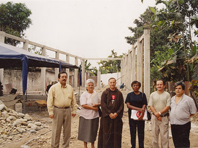 Construction d'une église à Machala