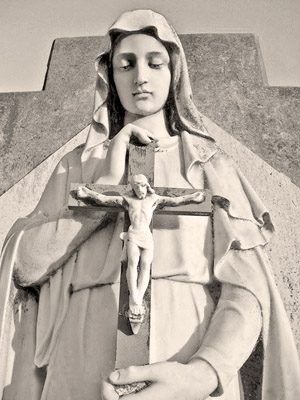 Notre-Dame des douleurs infinies, priez pour Vos pauvres enfants qui Vous ont oubliée.