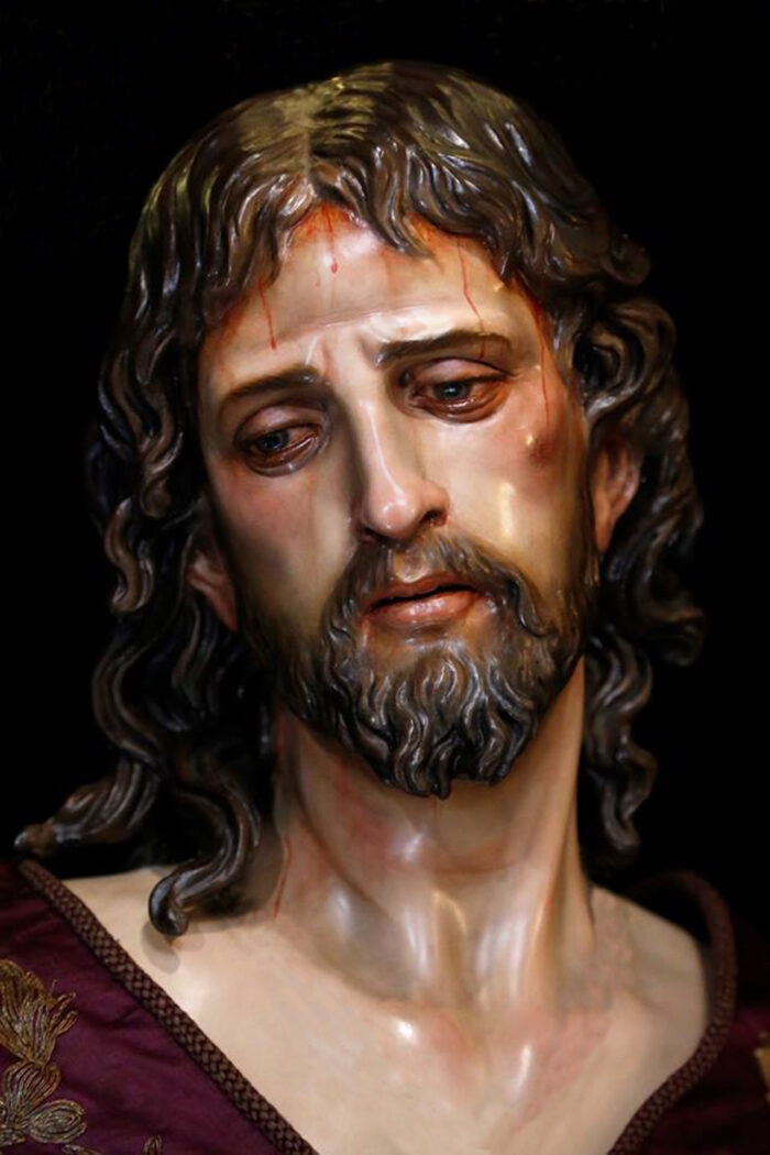 Adorons la Sainte Face de Jésus et consolons-Le de tous les outrages que Lui font Ses enfants ingrats.